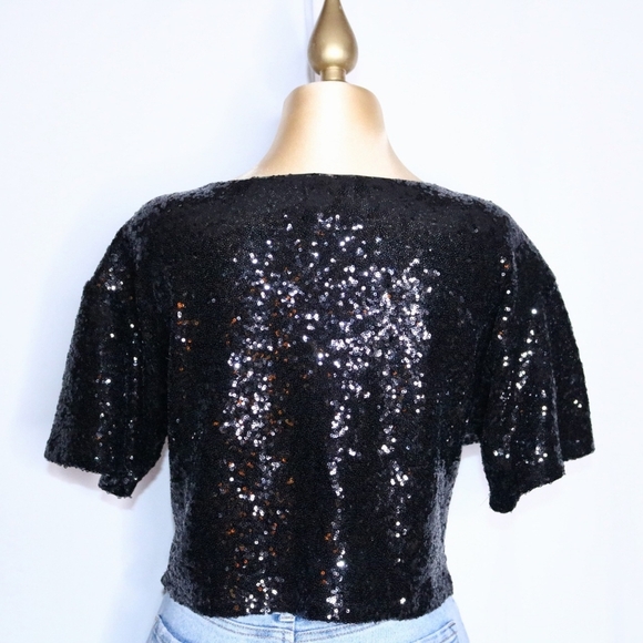 ANTHROPOLOGIE Sequin Cropped Tee, pullover styling, black, Small - Picture 4 of 9